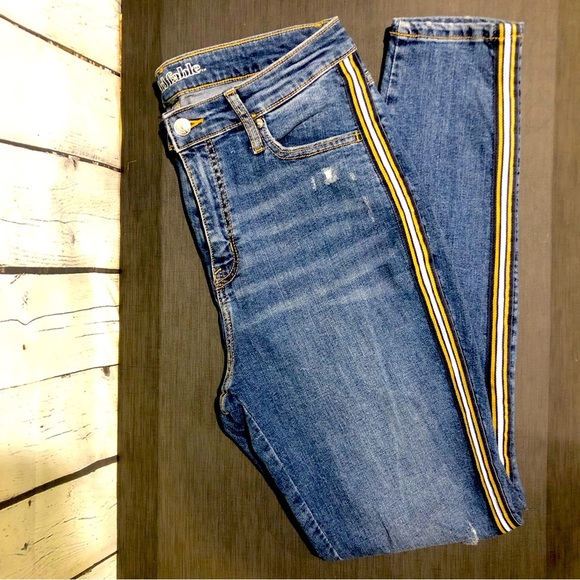 wild fable Denim - Wild Fable Target High Rise Skinny Medium Wash Minor Distressed Jeans Sz 10 Blue